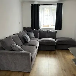 https://villa-a-luxurious-3-bed-terrance-house.brighton-hotels-england.com