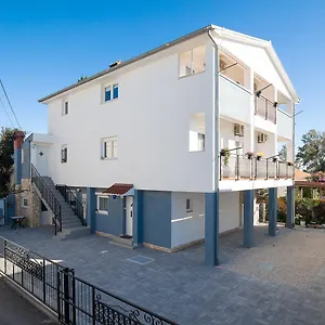 https://apartment-majer-2.in-istria.net
