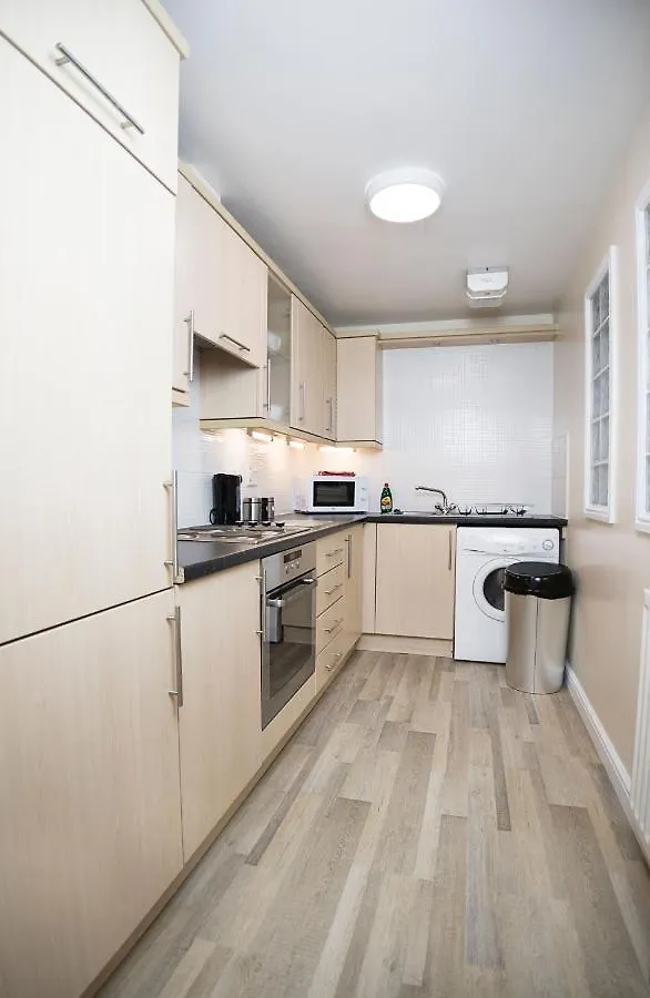 Lochend Serviced Apartments EDI
