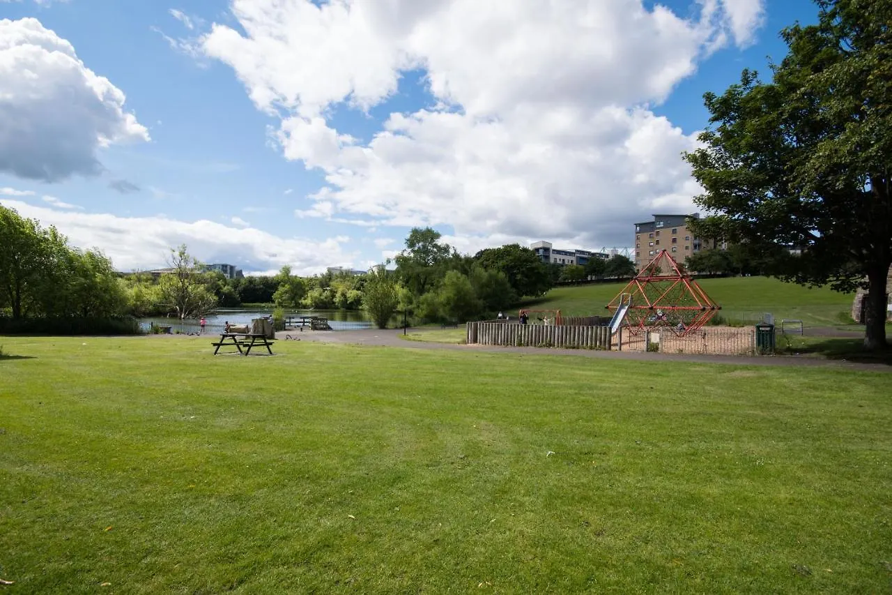 Lochend Serviced Apartments EDI