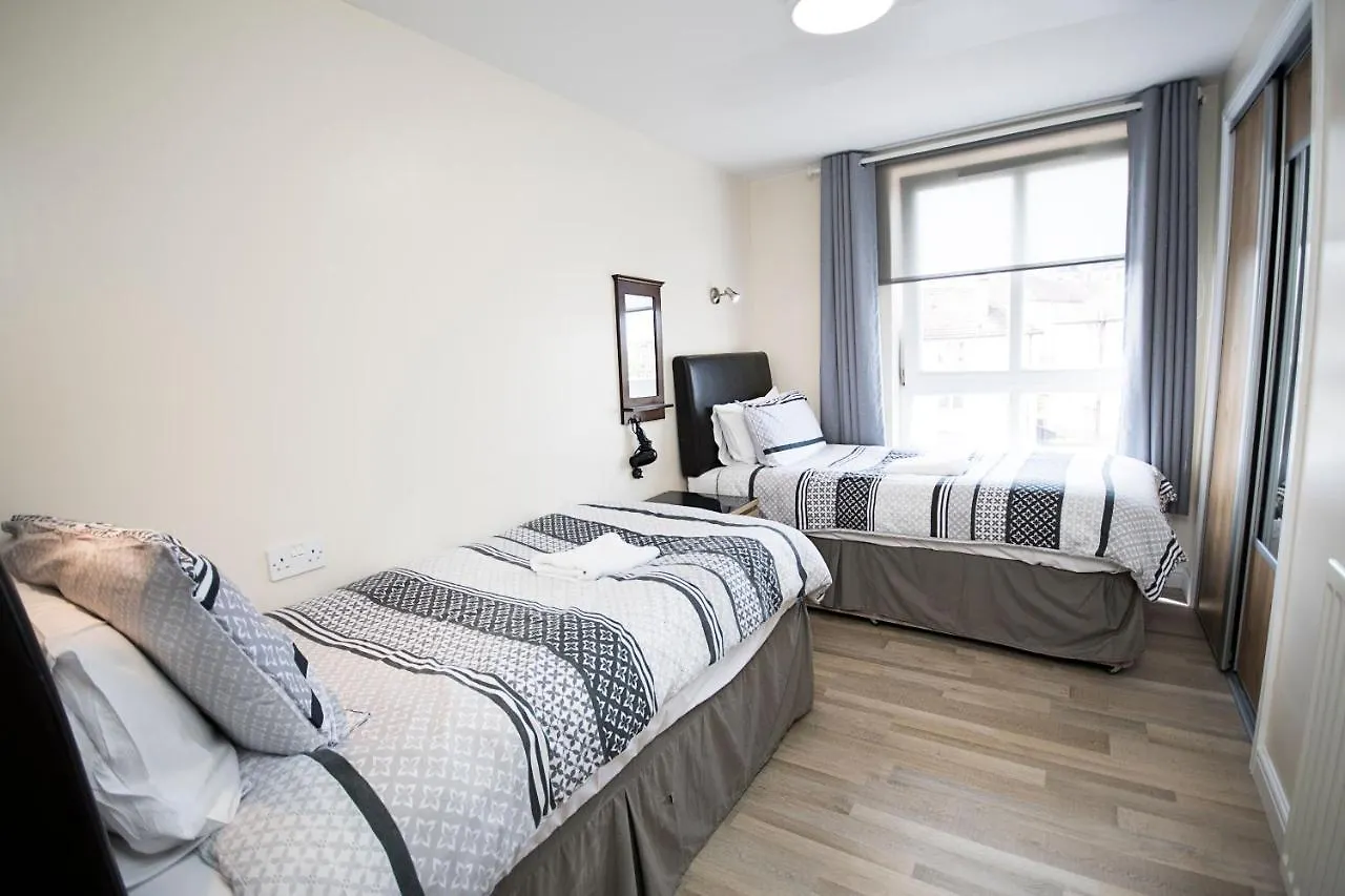 Lochend Serviced Apartments EDI