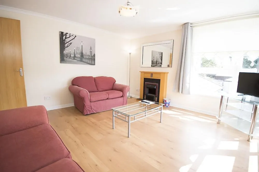 Lochend Serviced Apartments EDI