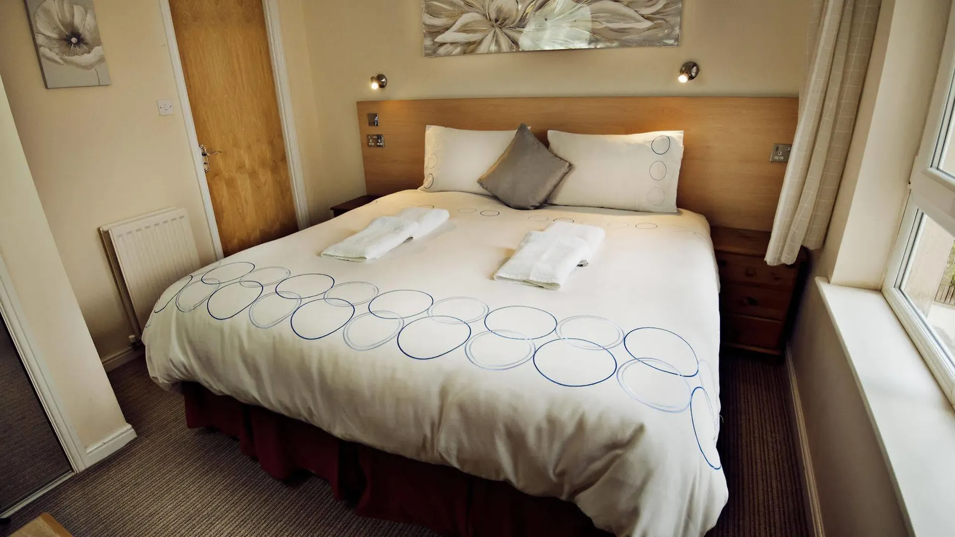 Lochend Serviced Apartments EDI